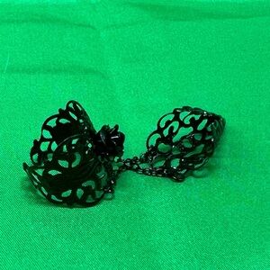 Elegant Black Lace finger Cuff ring neo gothic style